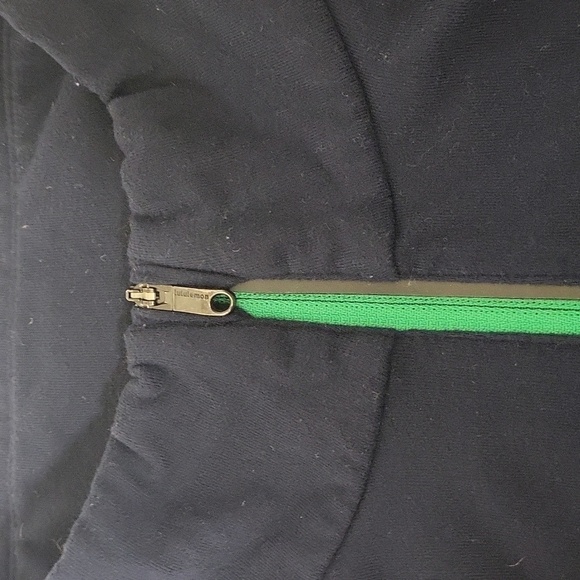 LULULEMON | Men's Navy Neon Green Half-Zip Large Long Sleeve Tee - Picture 10 of 13
